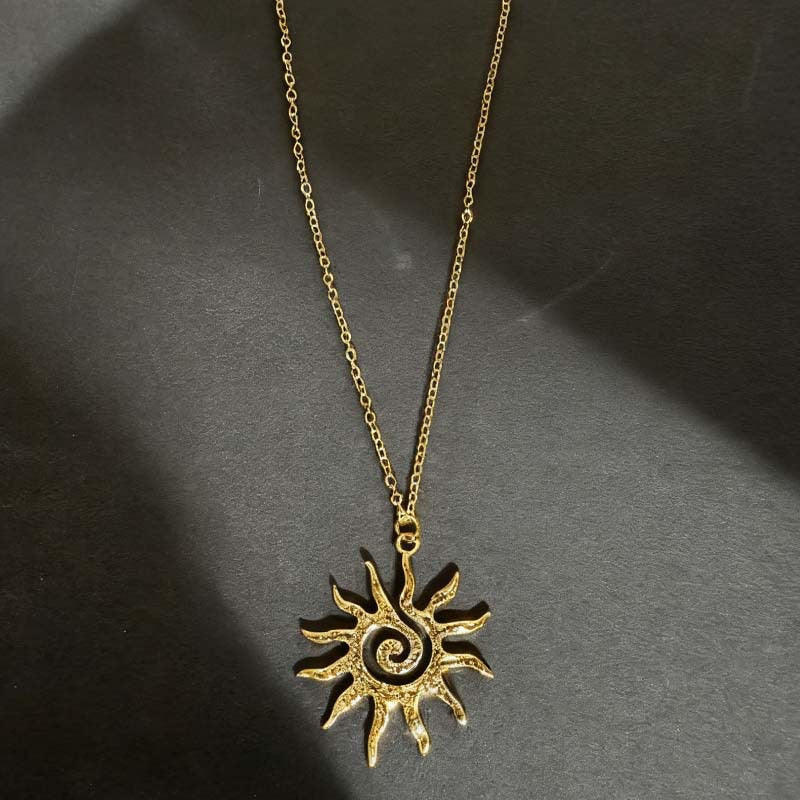 Handcrafted Titanium Steel Sunflower Necklace Gold Hollow Collarbone Necklace